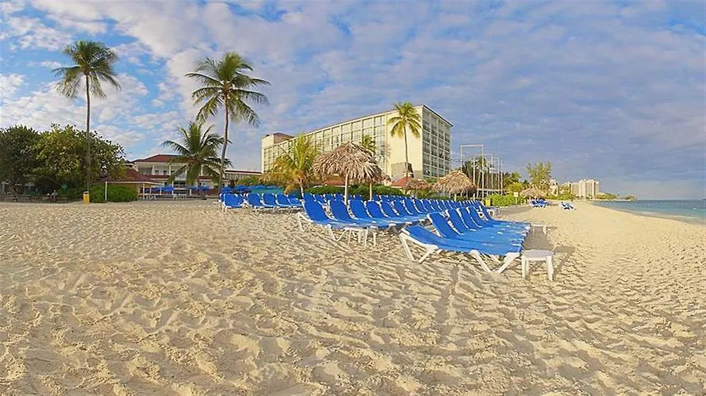 Breezes Resort & Spa All Inclusive, Bahamas (Adults Only) Nassau
